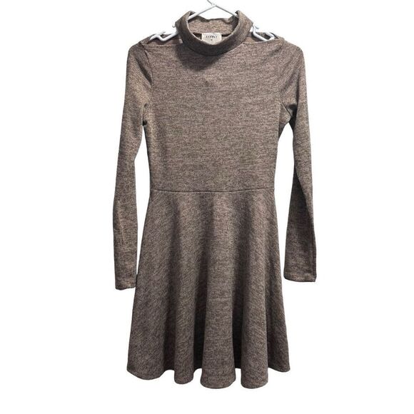 NWT Everly Tan Cold Shoulder Women’s Sweater Dress Sz.S - Picture 1 of 5